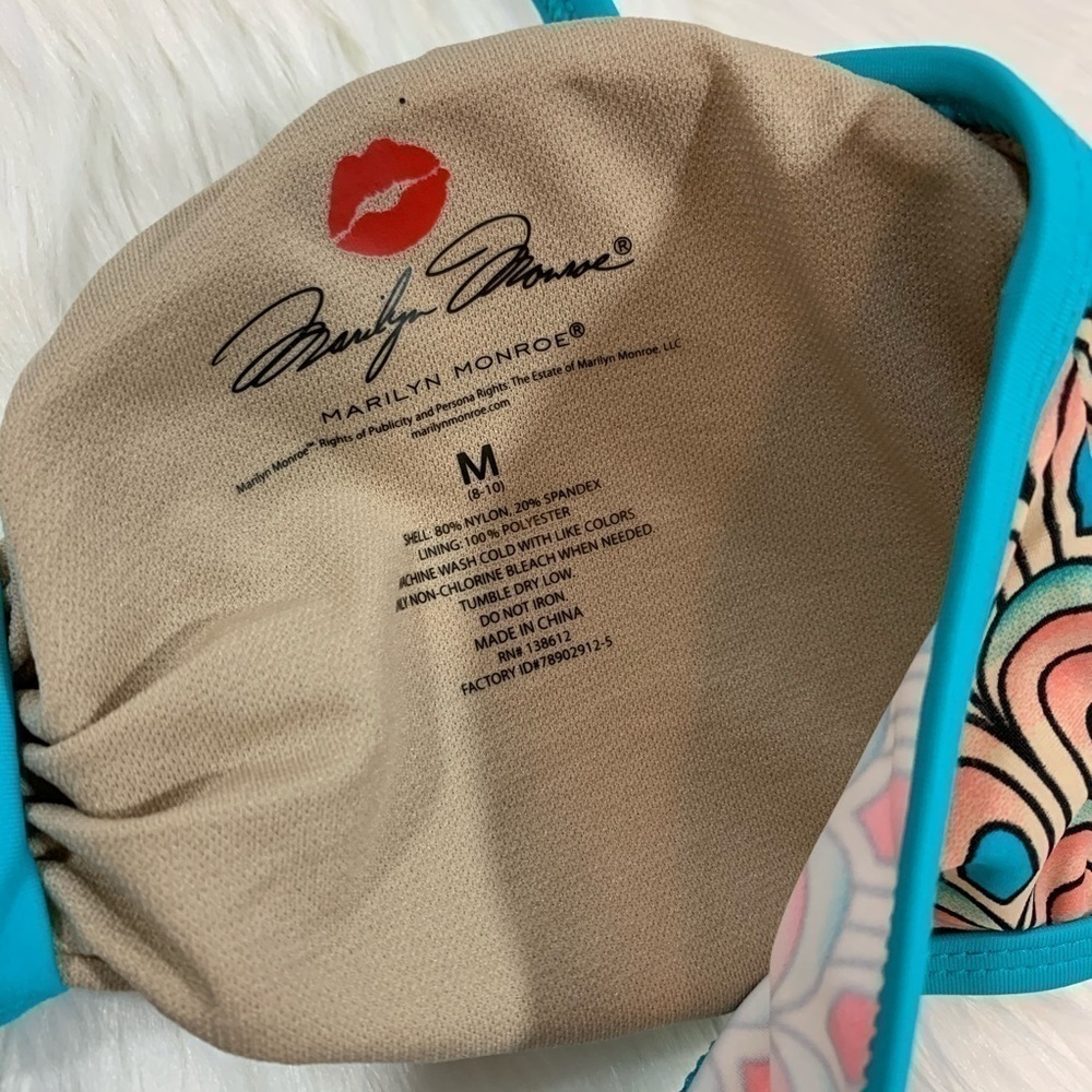 Bundle Marilyn Monroe Bikini Top and Cupshe Bottom - Picture 7 of 8